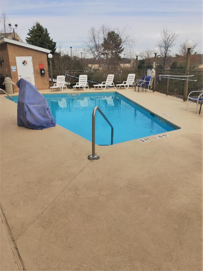 Comfort Inn & Suites Asheboro East Екстериор снимка